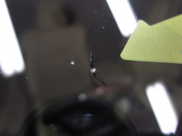 フロント ガラス 飛び石