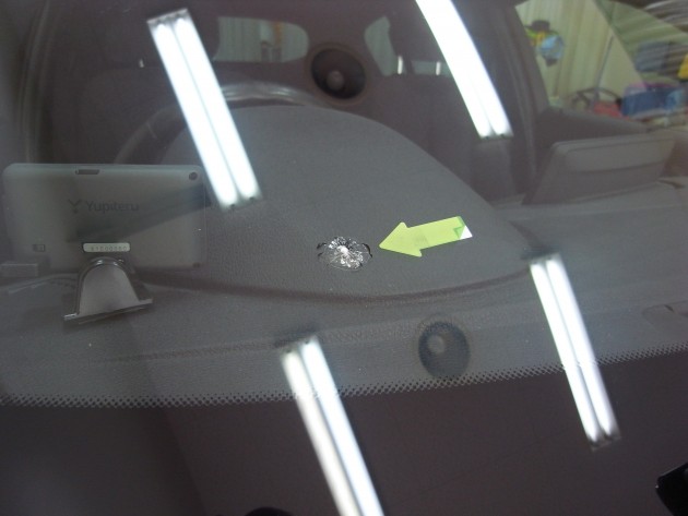 フロント ガラス 飛び石