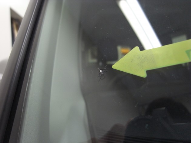 フロント ガラス 飛び石