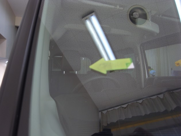 フロント ガラス リペア