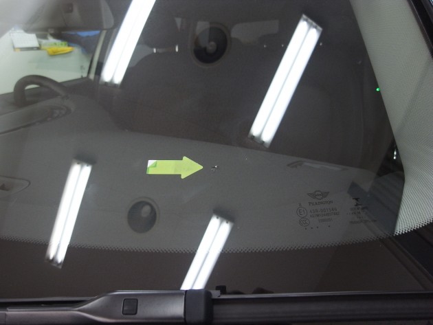 フロント ガラス 飛び石