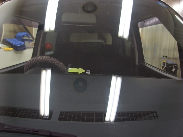 フロント ガラス 飛び石