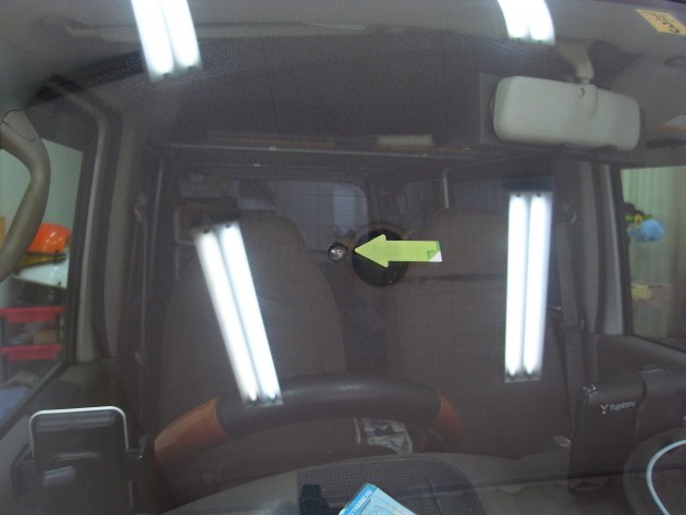 フロント ガラス 飛び石