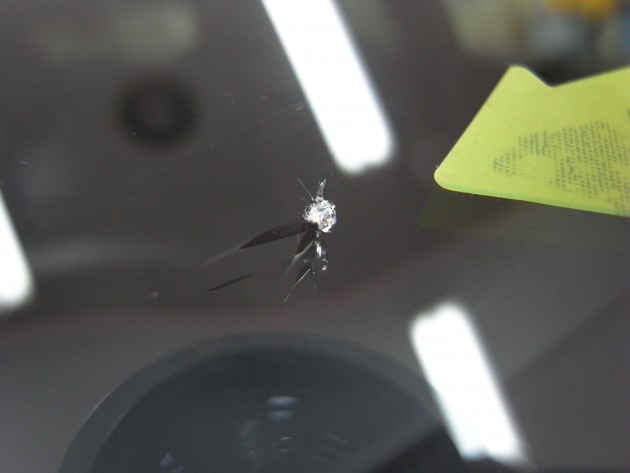 フロント ガラス 飛び石