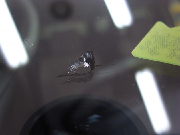 フロント ガラス 飛び石