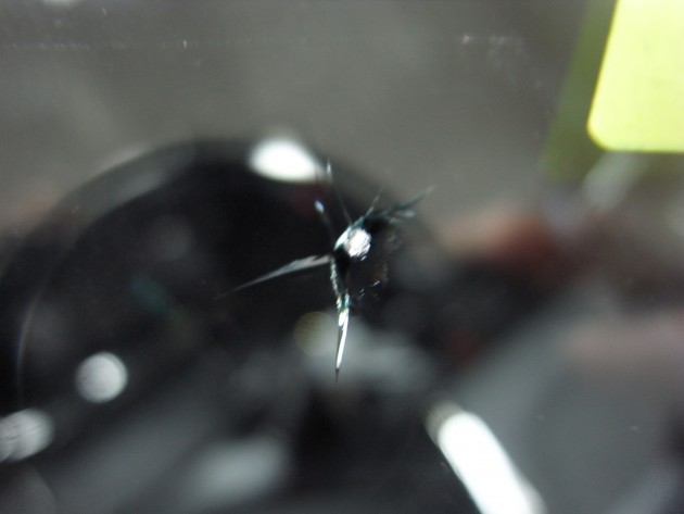 フロント ガラス 飛び石