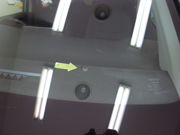 フロント ガラス 飛び石