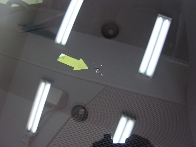 フロント ガラス 飛び石