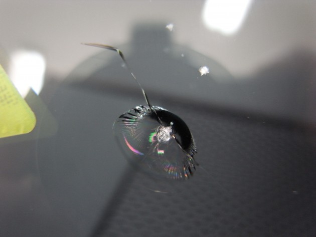 フロント ガラス 飛び石