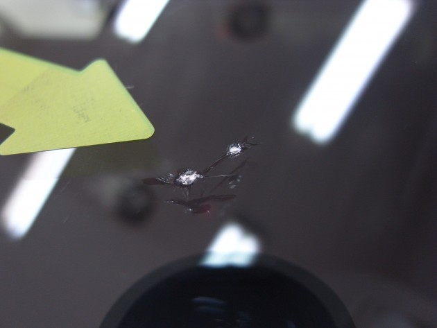 フロント ガラス 飛び石