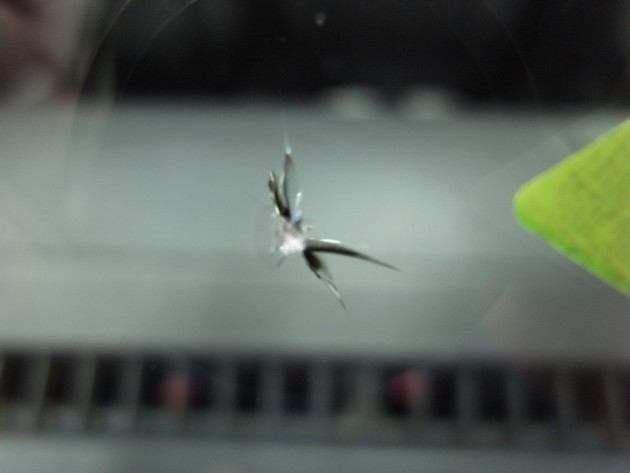 フロント ガラス 飛び石