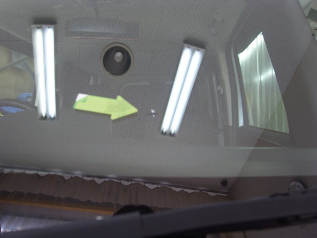 フロント ガラス 飛び石