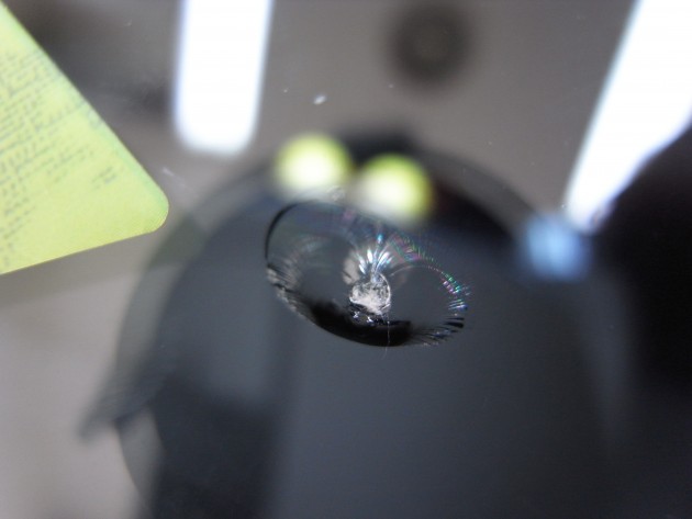 フロント ガラス 飛び石