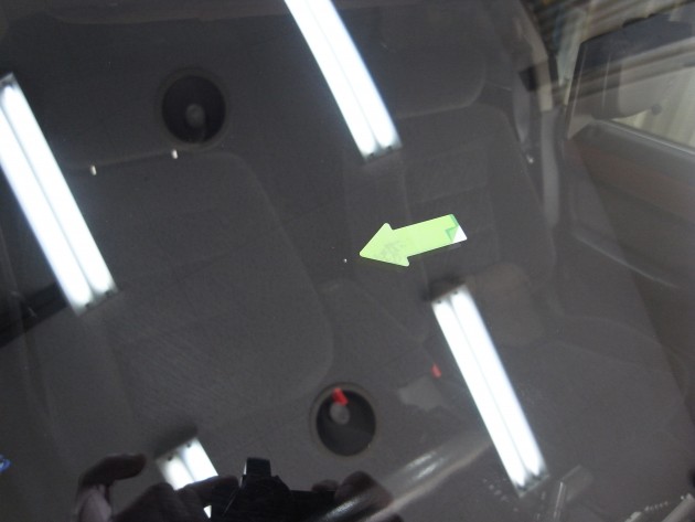 フロント ガラス 飛び石