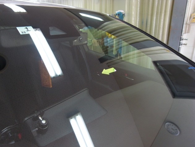 ウインドウ ガラス 飛び石 修理