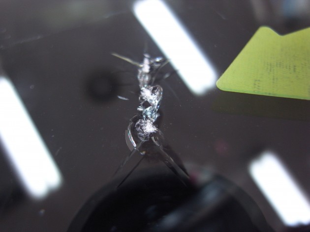 フロント ガラス 飛び石