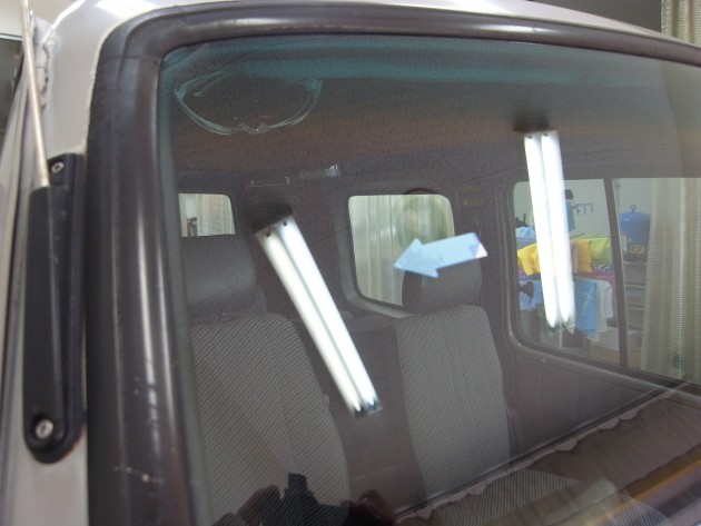 自動車ガラス 飛び石 修復