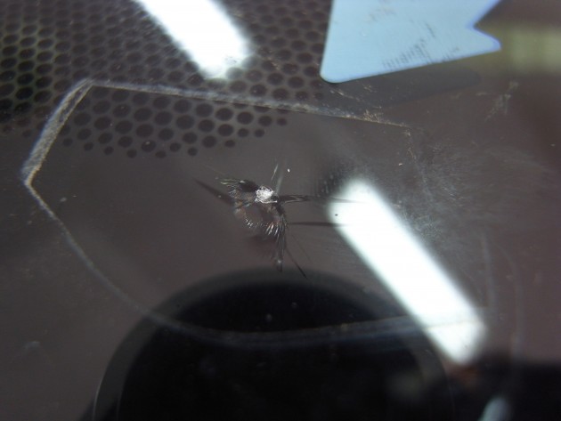 自動車ガラス 飛び石 修理