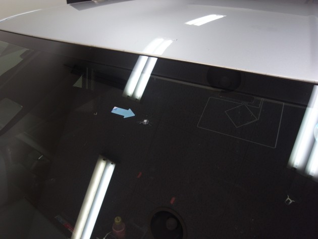 フロント ガラス 飛び石