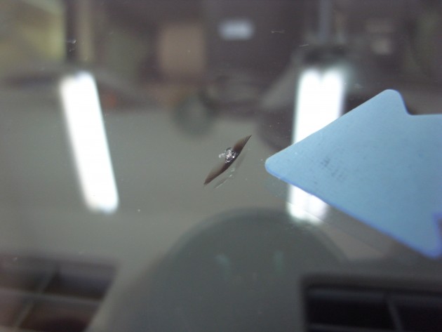 自動車ガラス 飛び石 修理