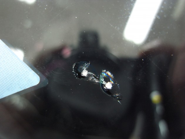 自動車ガラス 飛び石 修理