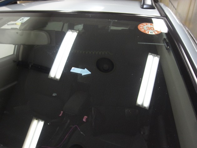 自動車ガラス 飛び石 修復