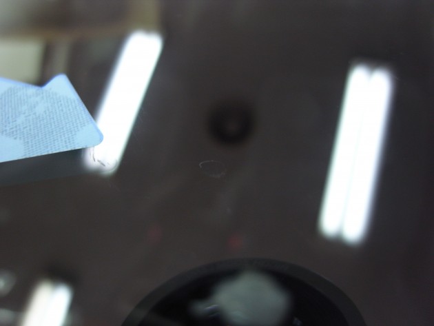 自動車ガラス 飛び石 ヒビ