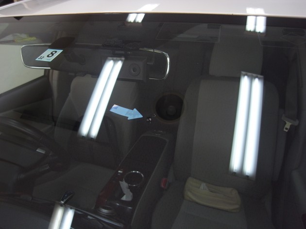 フロント ガラス 飛び石 ヒビ