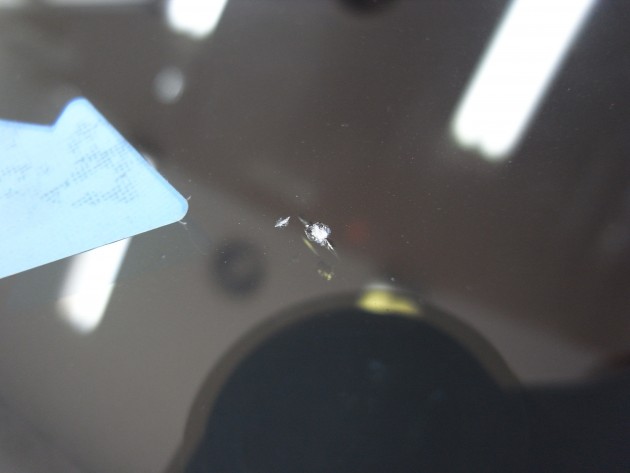 フロントガラス 飛び石 修理