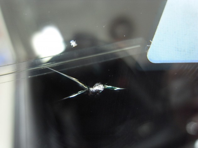 自動車ガラス 飛び石 修理