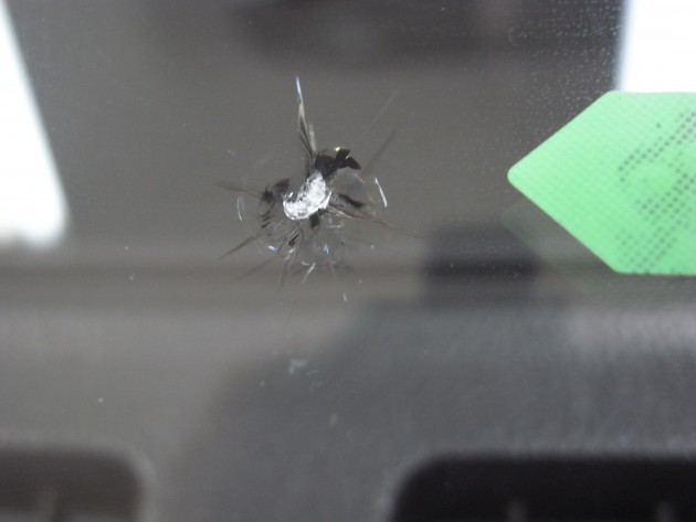 フロントガラス 飛び石 修理