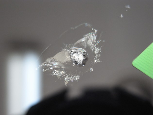 フロントガラス 飛び石 修理