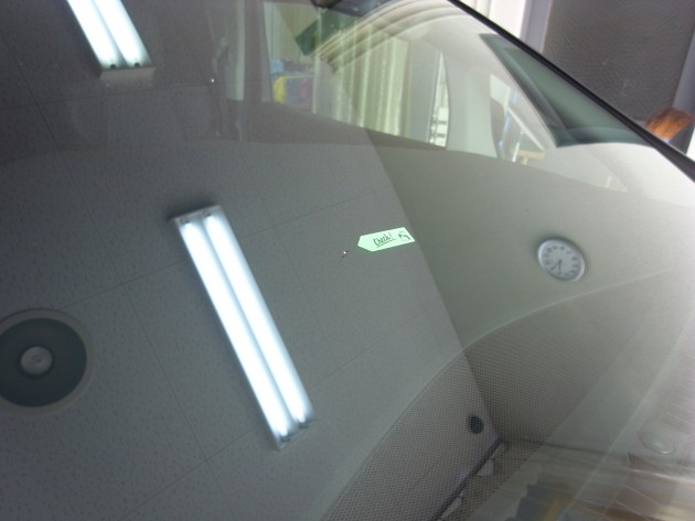 フロントガラス 飛び石 修理