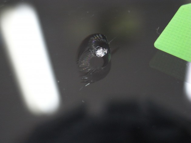 フロントガラス 飛び石 修理