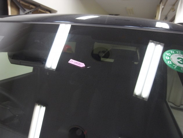 フロントガラス 飛び石 修理