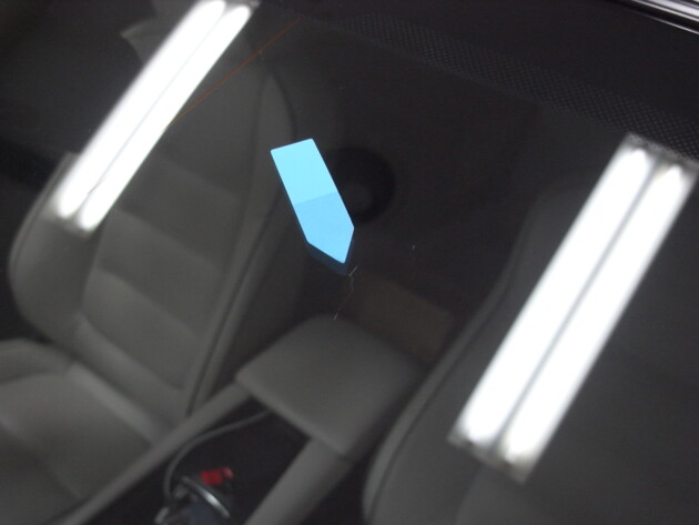 マツダアテンザ フロントガラス 飛び石