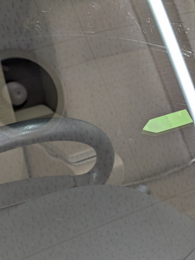 ムーブ2つのひび割れ