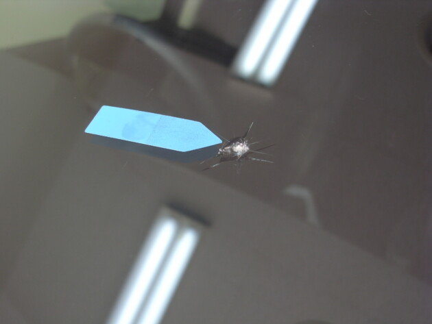 ホンダオデッセイ フロントガラス飛び石