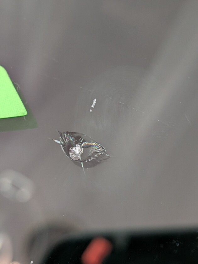 E220d1.5cmのひび割れ