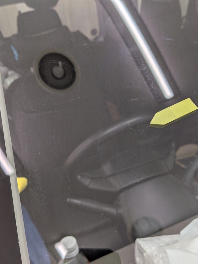 ワゴンR2.5cmのひび割れ