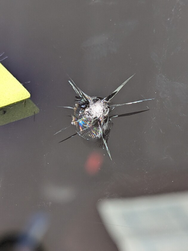 MPV2cmのひび割れ