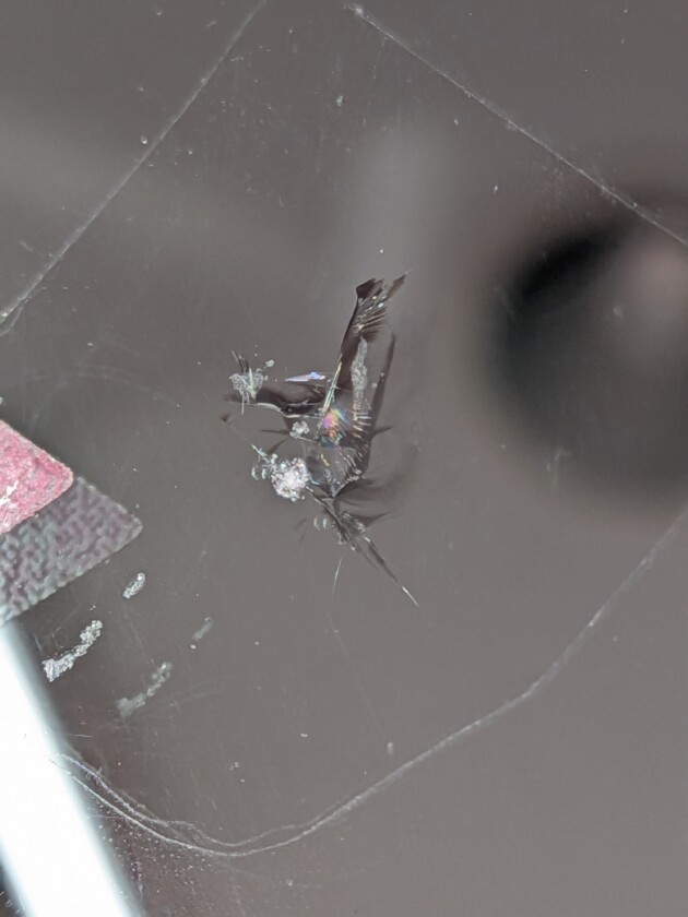 キューブ直径1.5cmのひび割れ