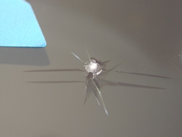 トヨタプリウス　フロントガラス　修理