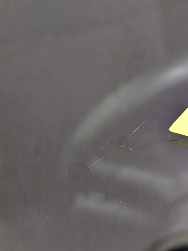 ヴォクシー2cmのひび割れ