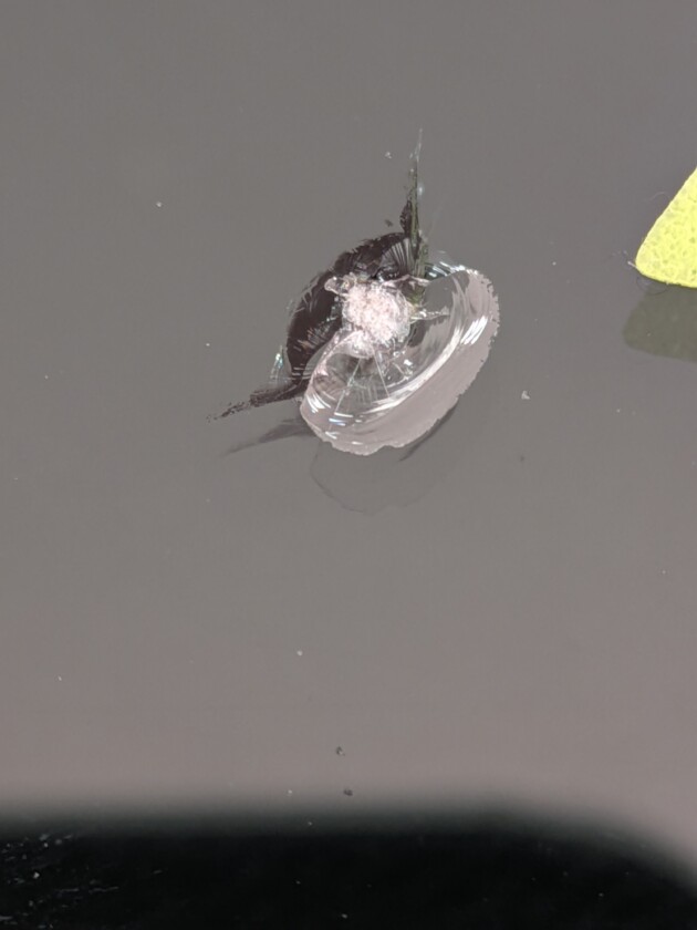 カローラアクシオ1cmのひび割れ