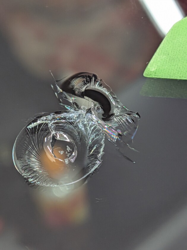 ゴルフGTI2つのひび割れ