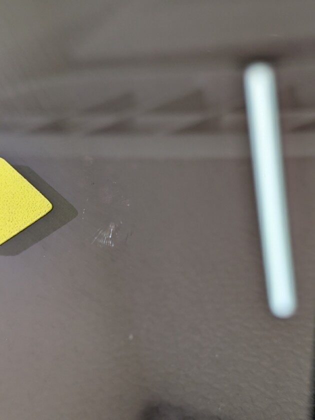 ミニクーパー1.5cmのひび割れ