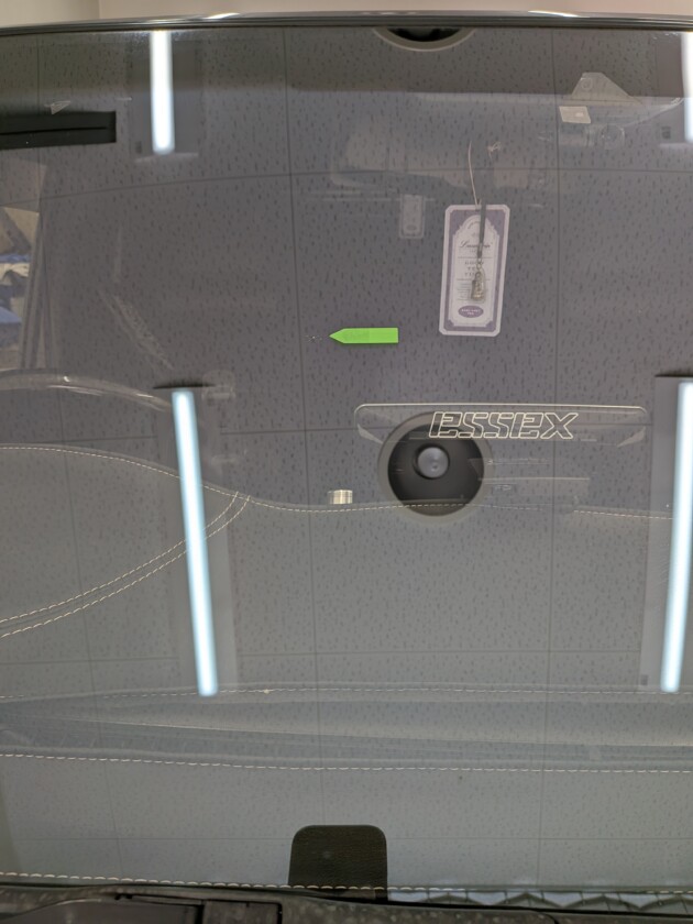 ハイエース1cmのひび割れ