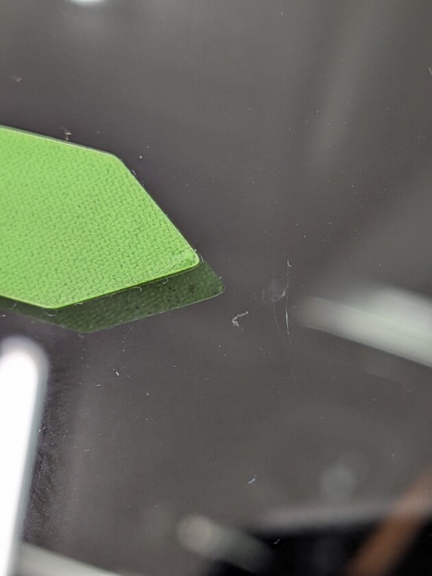 GLC220d1.4cmのひび割れ