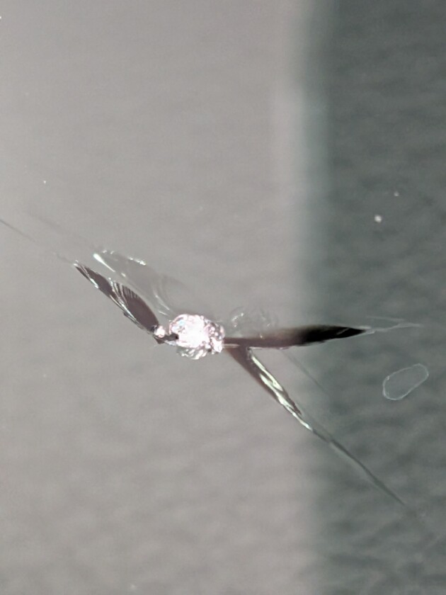 GLB220d2.1cmのひび割れ